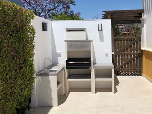 Outdoor Kitchen