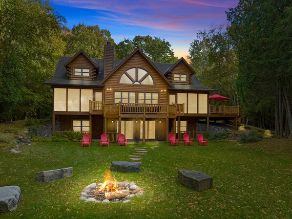 The lakeside firepit is the ideal spot for winding down in the evenings.