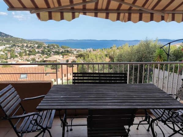 CARQUEIRANNE holiday rental apartment for rent with sea view