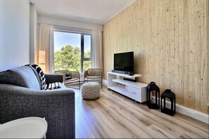537a2cef-efd8-4628-9960-cd8f56c9a2bd