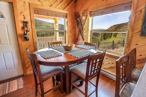 Dining area now includes updated table (new photo coming soon). 