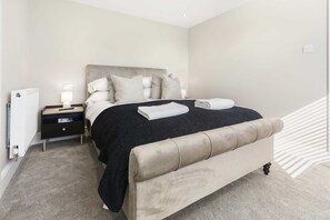 Apartment 7 Bedroom, Double Bed