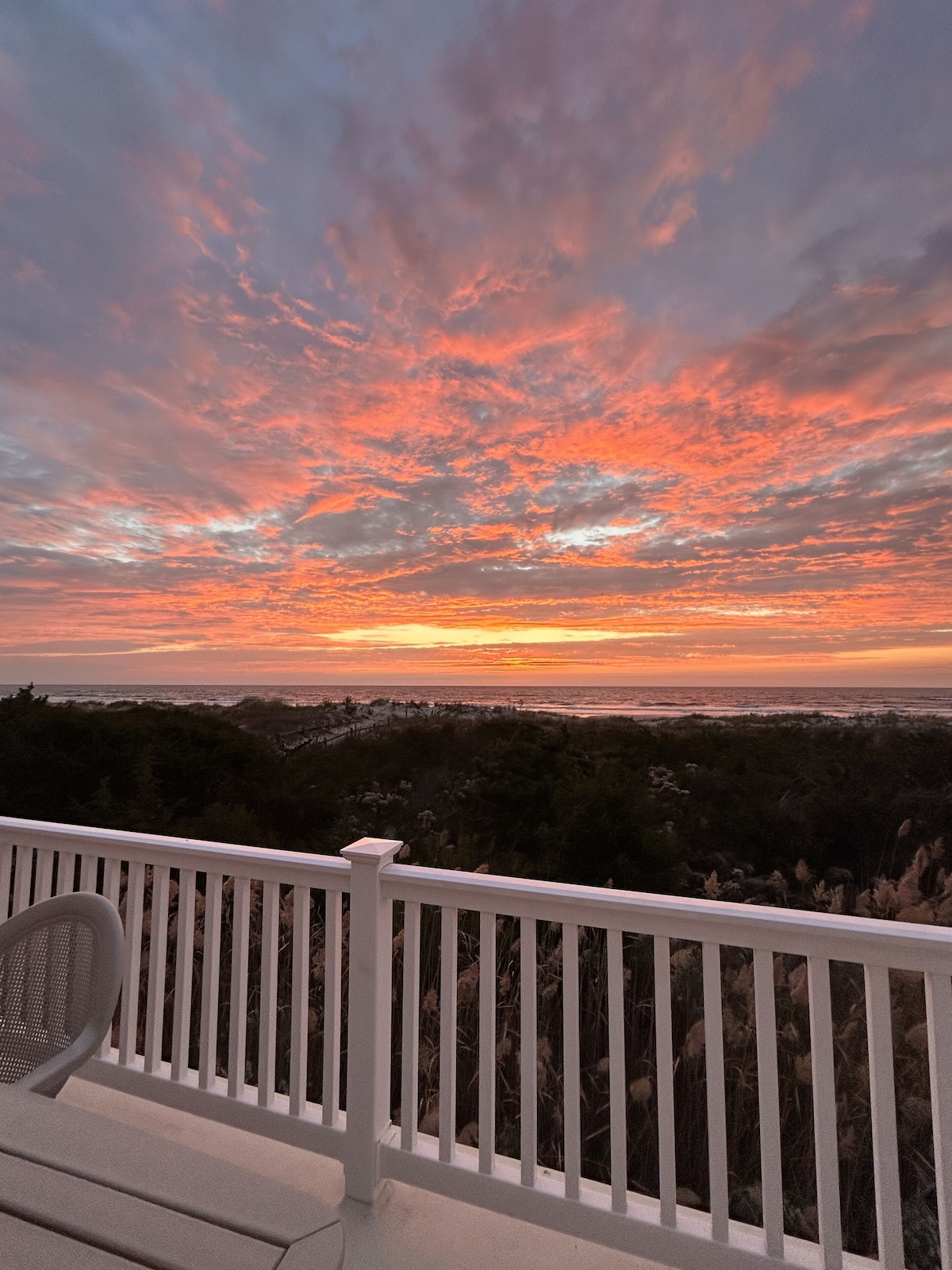 Beachfront Ocean Breeze