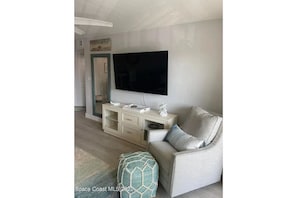 SMART TV - BRAND NEW EVERYTHING!