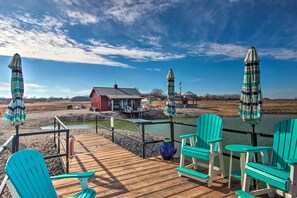 On-Site Pond | Community Boat Dock (Small Motorboats & Kayaks Allowed)