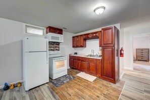 Kitchen | Toaster | Microwave | Crockpot