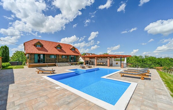pool