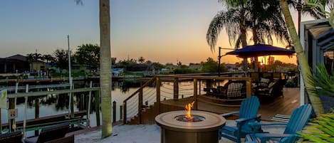 Enjoy Breathtaking Sunsets on your Private Beach with 2 Fire Pits