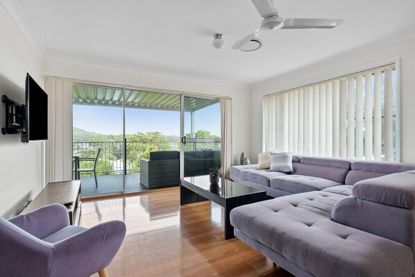 Lounge Room with Air Con and Flat Screen TV