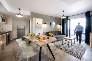 At check-in, you will receive a unit of the same type as shown in this listing, complete with the advertised size and number of rooms. Actual decor in the unit, view, and furniture layout may differ.