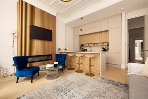 London Lovers - Newly Refurbished 2 BR in Chelsea (5853)