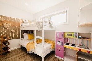 The Bunk Bed - 2 Single-size beds