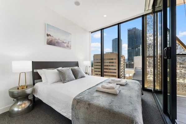 Bedroom with comfy Queen bed