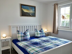 1. Schlafzimmer mit Doppelbett