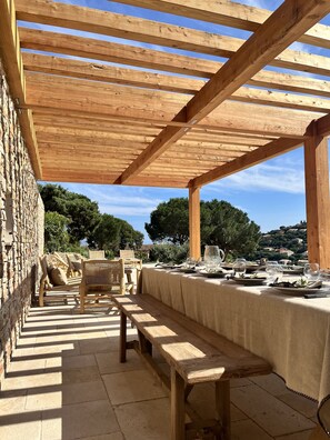 Outdoor dining