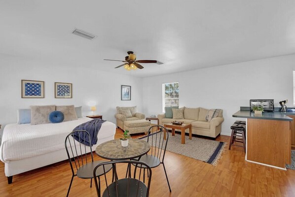 Unwind in Lakeside Studio's cozy unit – where comfort and charm embrace you at every turn