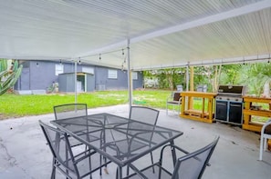 outside BBQ and dining