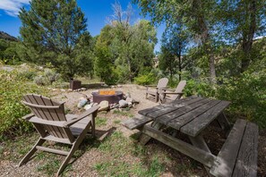 Gas fire pit on the Animas River (3 bedroom cabin)