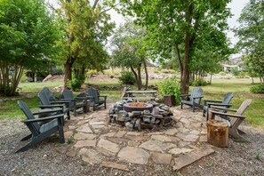 Gas fire pit on the Animas River (3 bedroom cabin)