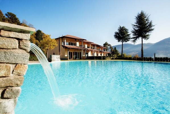 Huge pool to relax