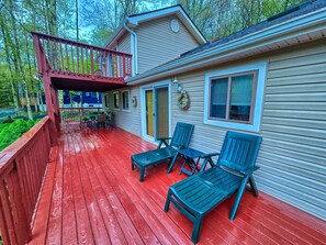 Pocono rental - Large front deck