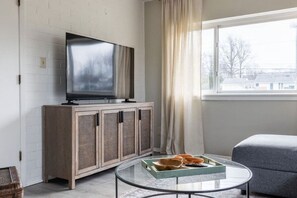 55-Inch HD Smart TV – Stream Your Favorite Services with No Standard Cable