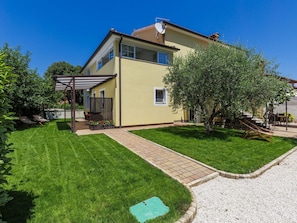 Plant, Building, Property, Sky, Window, House, Tree, Grass, Vegetation, Land Lot