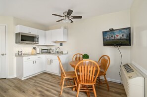 Kitchenette is perfect for a quick bite before hitting the Beach.