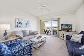 Spectacular Views of the Marina and Chincoteague Bay!