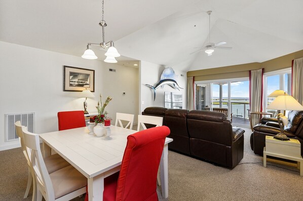 Welcome to Sunset Bay 307 - Picasso - on beautiful Chincoteague Island!