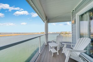 Meaning "Beautiful View", Casa Bella sure lives up to its name!