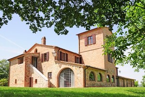 Building Exterior, Garden