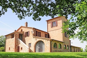 Building Exterior, Garden