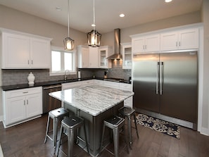 Eat In Kitchen Island