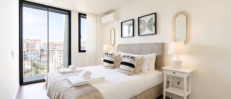 Bright and modern bedroom, with a very comfortable mattress and pillows, as well as freshly-laundered linen, for a restful night #comfort #beautiful