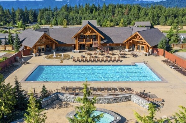 Roslyn Ridge Activity Center. Open Memorial Day - Labor Day!
