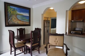 Dining Room, Dining Table, Furniture, Indoors, Table