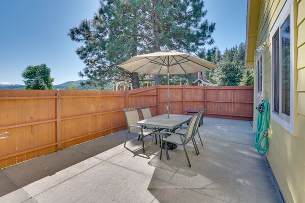 Cle Elum Vacation Rental | 2BR | 1BA | 1,100 Sq Ft | 2 Steps to Enter
