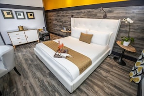 Unit with 1 Double size bed