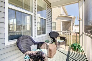 Screened Porch | Community Pickleball Courts | 4 Mi to Bethany Beach