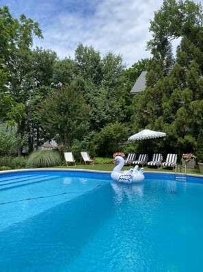 Heated pool with fountain 