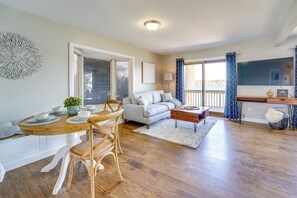 Dining Area | Dishware/Flatware | Central Heating & A/C | Free WiFi