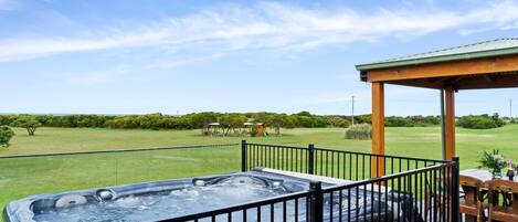 Outdoor Hot Tub / View 