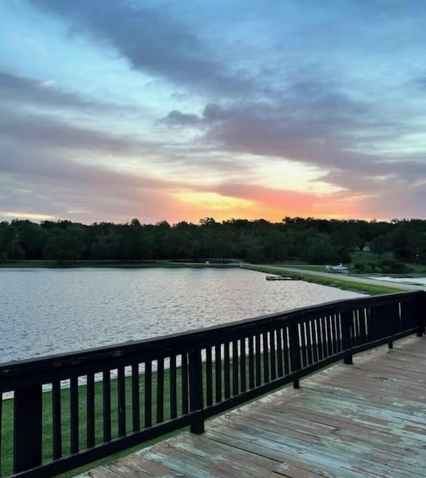 Rustic but large lakefront deck