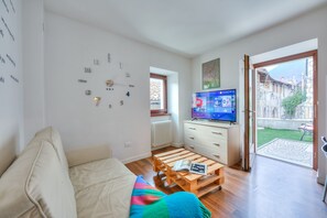 Living area with TV corner
