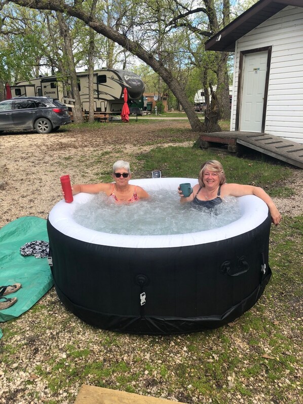 Bain à remous extérieur