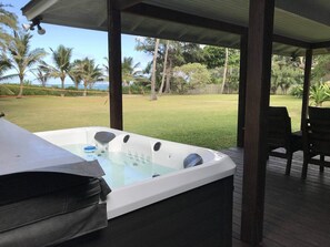 Enjoy our newly installed outdoor jacuzzi after a day at the beach!