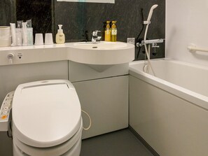 ・洋室は全てユニットバス完備。トイレは温水洗浄便座付です ・洋室は全てユニットバス完備。トイレは温水洗浄便座付です