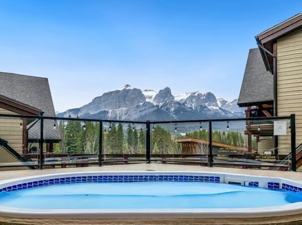 Enjoy access to the hot tub