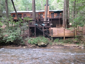 Single story cabin, hot tub, private dock on Fightingtown Creek, trout fishing